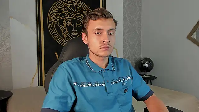 Snapshot of Desmon_Clark chatting on January 18, 2025, 6:03 am Desmon Clark online show from January 18, 2025, 6:03 am