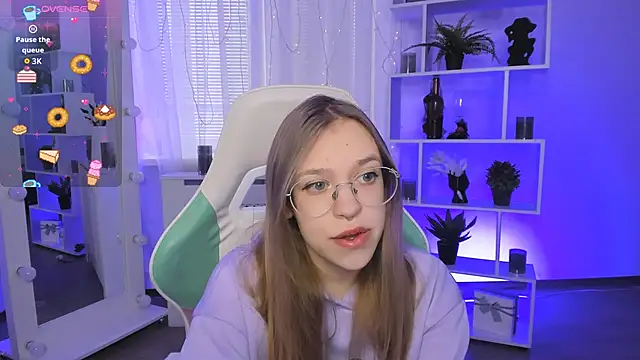 Snapshot of LayriantaVee chatting on March 25, 2026, 6:52 am LayriantaVee online show from March 25, 2026, 6:52 am