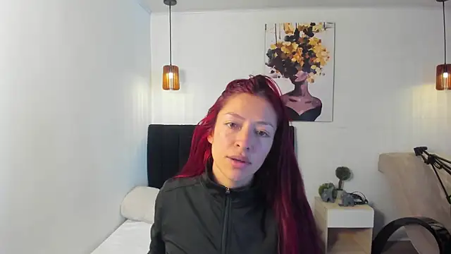 Scarlett  bell online show from October 7, 2025, 1:19 pm