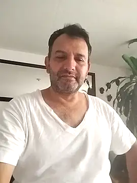 RogueTraveler online show from February 25, 2025, 3:16 pm