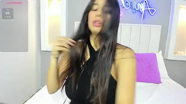 Snapshot of HannaPaola chatting on February 25, 2025, 10:39 pm HannaPaola online show from February 25, 2025, 10:39 pm