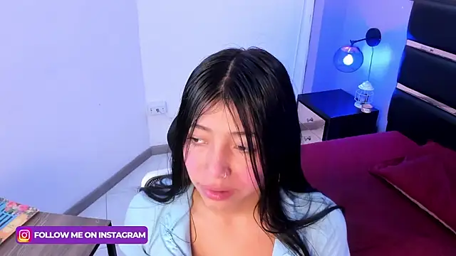KimberlyVillaLobos online show from February 5, 2025, 11:34 am