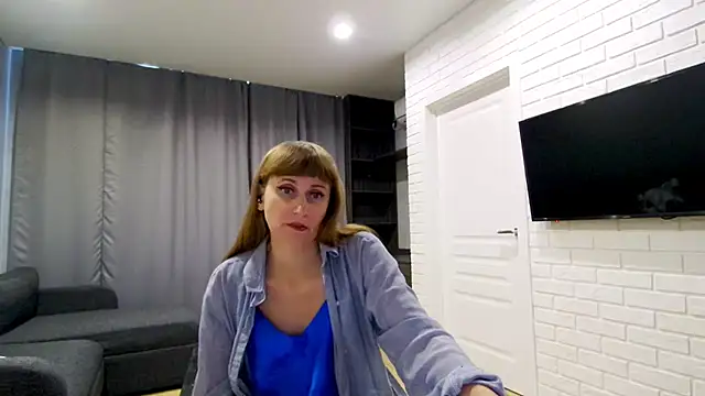 Daniella Lorente online show from October 12, 2025, 2:05 pm