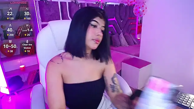 AliceWalker 11 online show from February 10, 2025, 8:10 pm