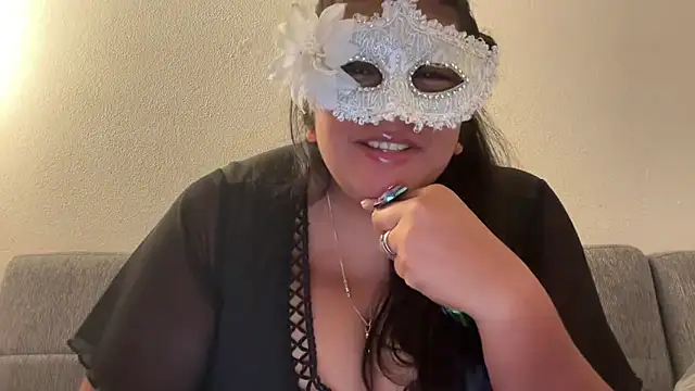 Snapshot of MashaCL chatting on November 1, 2025, 5:15 pm MashaCL online show from November 1, 2025, 5:15 pm