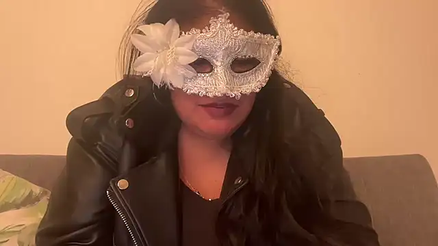 Snapshot of MashaCL chatting on November 5, 2025, 6:08 pm MashaCL online show from November 5, 2025, 6:08 pm