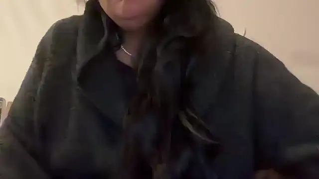 Snapshot of MashaCL chatting on November 21, 2025, 3:33 pm MashaCL online show from November 21, 2025, 3:33 pm