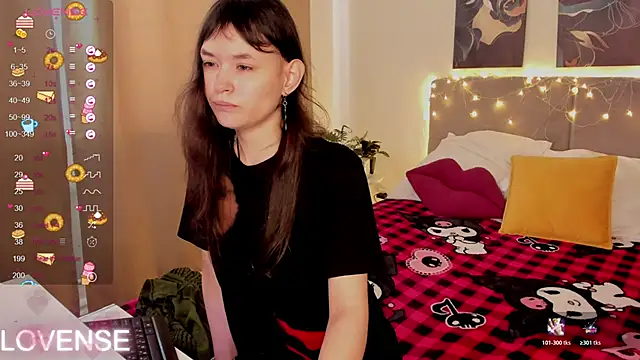 Emily Strikeee online show from February 26, 2026, 4:33 am