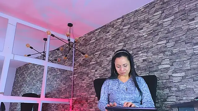 Snapshot of monicarousey chatting on September 20, 2025, 10:27 am monicarousey online show from September 20, 2025, 10:27 am