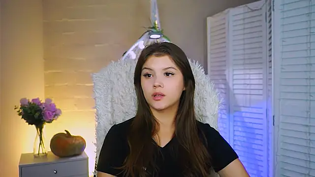 EvaThopson online show from November 4, 2025, 10:47 am