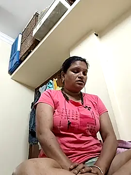 Lilly-queen online show from February 17, 2025, 6:15 pm