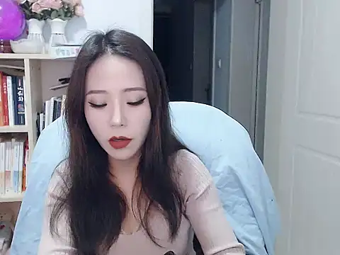 SuSushi728 online show from February 25, 2026, 4:05 pm