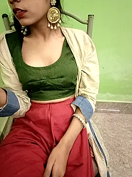 EACH 555 online show from November 24, 2025, 5:56 pm