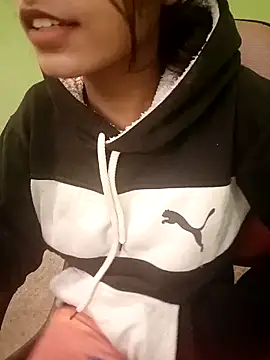 EACH 555 online show from December 20, 2025, 6:48 pm