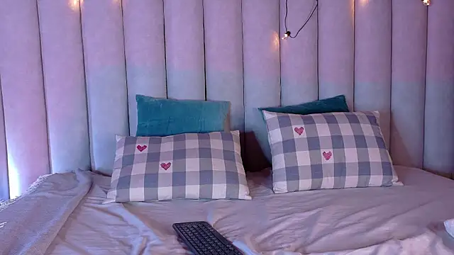 ChanelAdamss  online show from October 2, 2025, 3:02 am