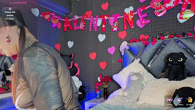 SolBeaumont1 online show from February 16, 2026, 7:10 pm