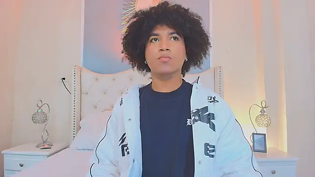 Snapshot of Ambar_Collingg chatting on October 16, 2025, 2:18 pm Ambar Collingg online show from October 16, 2025, 2:18 pm