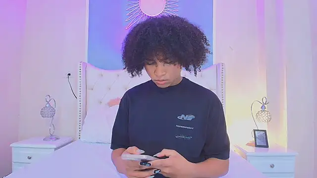 Snapshot of Ambar_Collingg chatting on October 22, 2025, 1:44 pm Ambar Collingg online show from October 22, 2025, 1:44 pm