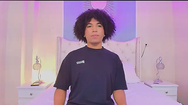 Snapshot of Ambar_Collingg chatting on October 28, 2025, 2:31 pm Ambar Collingg online show from October 28, 2025, 2:31 pm