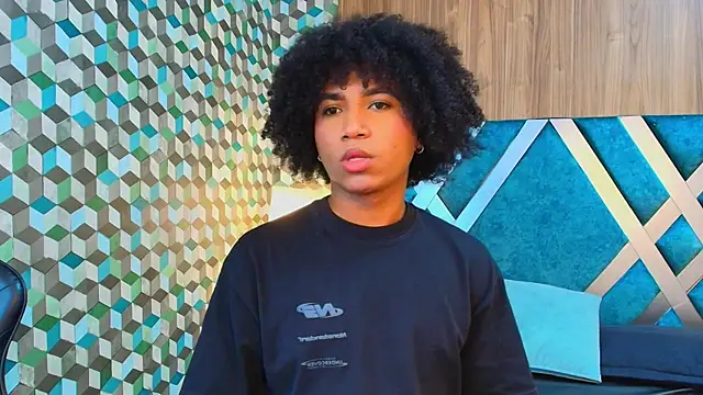 Snapshot of Ambar_Collingg chatting on October 31, 2025, 2:01 am Ambar Collingg online show from October 31, 2025, 2:01 am