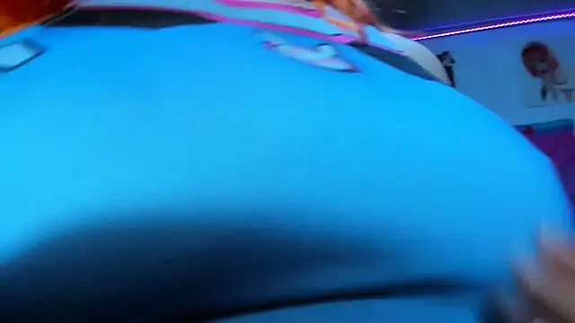 Snapshot of Lily_stone04 chatting on February 13, 2026, 6:09 am Lily stone04 online show from February 13, 2026, 6:09 am