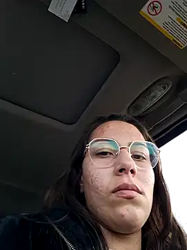 vikkilushh online show from January 8, 2025, 2:56 pm