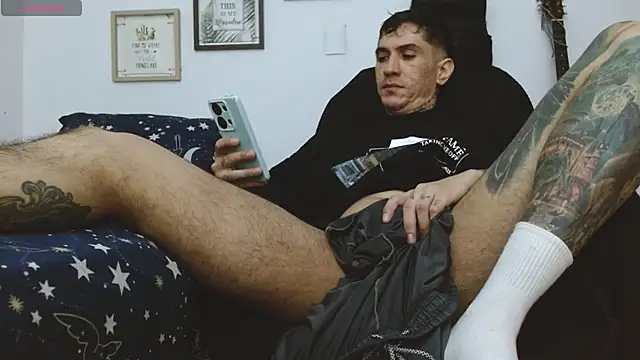 Snapshot of IaDoherty chatting on November 4, 2025, 1:59 am IaDoherty online show from November 4, 2025, 1:59 am