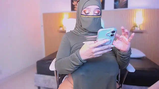 Snapshot of cloe_sirena chatting on February 5, 2026, 3:38 pm cloe sirena online show from February 5, 2026, 3:38 pm