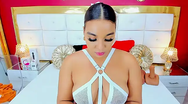 Snapshot of EileenBenzon chatting on December 15, 2024, 3:34 am EileenBenzon online show from December 15, 2024, 3:34 am