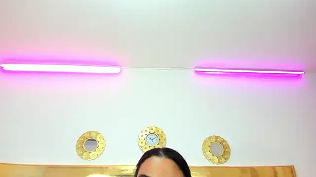 Snapshot of EileenBenzon chatting on January 29, 2025, 12:43 am EileenBenzon online show from January 29, 2025, 12:43 am