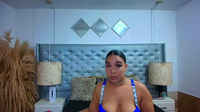 Snapshot of EileenBenzon chatting on November 14, 2025, 4:44 am EileenBenzon online show from November 14, 2025, 4:44 am