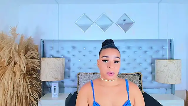 EileenBenzon online show from November 21, 2025, 5:11 pm