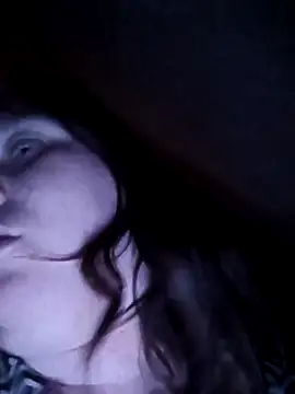 Snapshot of CurvyMilf1992 chatting on October 17, 2025, 6:54 pm CurvyMilf1992 online show from October 17, 2025, 6:54 pm