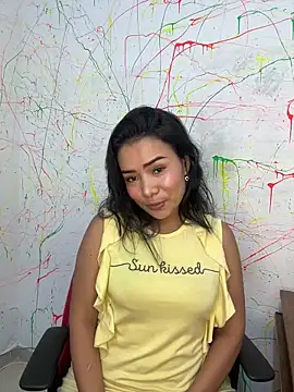 Snapshot of Rousse_blue chatting on February 28, 2025, 3:04 am Rousse blue online show from February 28, 2025, 3:04 am