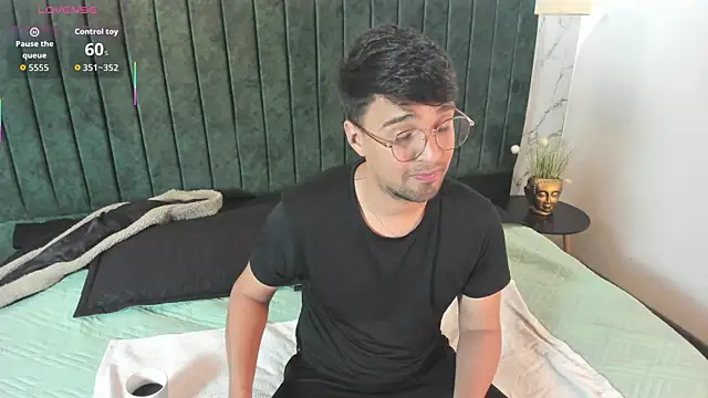 Edward max online show from April 5, 2026, 3:47 am