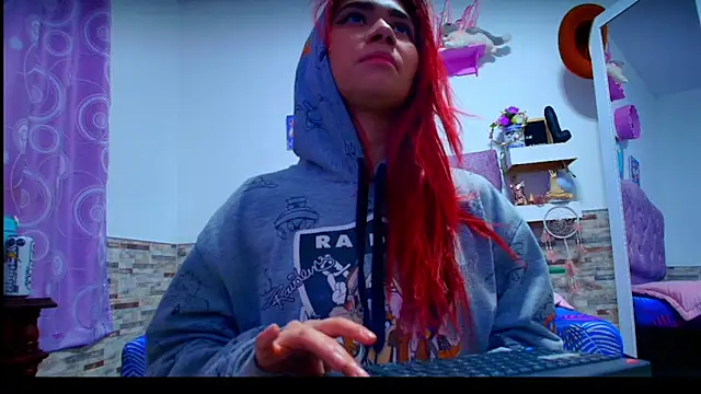 Melannytaylor online show from December 5, 2025, 8:38 pm