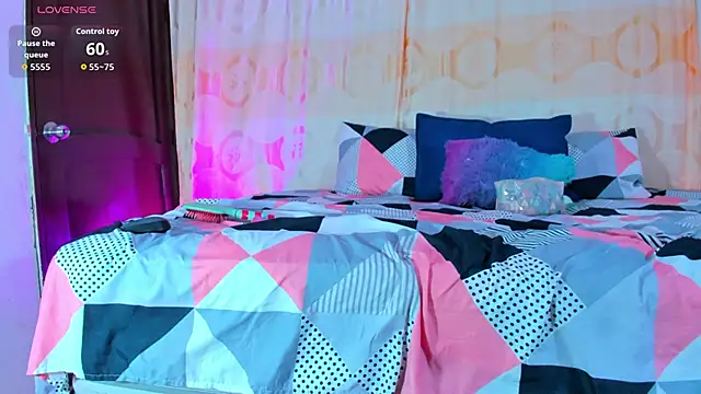 lanaa paul1 online show from October 23, 2025, 9:02 pm