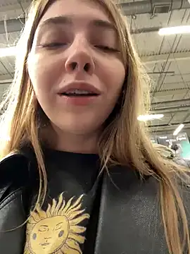 Snapshot of Sunny___Bunny chatting on October 21, 2025, 12:17 pm Sunny Bunny online show from October 21, 2025, 12:17 pm