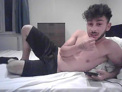 Iulianmarius12 online show from November 8, 2025, 9:46 pm