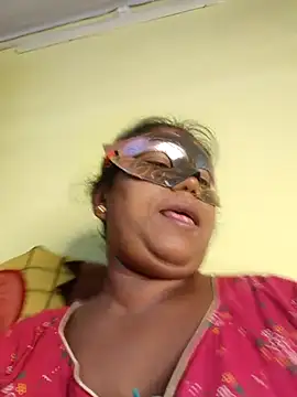 Snapshot of tinabhabhi chatting on October 15, 2025, 11:32 am tinabhabhi online show from October 15, 2025, 11:32 am