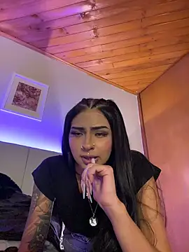 Hilary pinkk online show from April 5, 2026, 1:58 am