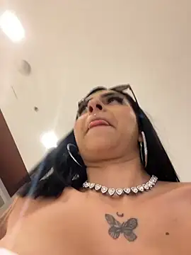 Hilary pinkk online show from April 8, 2026, 9:15 pm