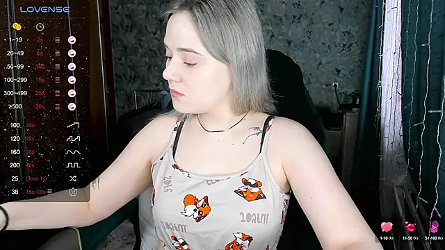 Snapshot of Your_small_bunny chatting on January 28, 2025, 3:57 am Your small bunny online show from January 28, 2025, 3:57 am
