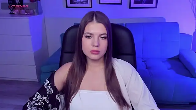 BellaSweetHeart online show from November 7, 2025, 8:58 am