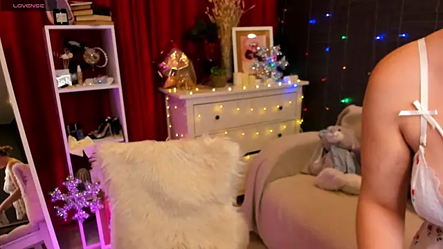Snapshot of Ashley_Rous chatting on December 9, 2024, 1:51 am Ashley Rous online show from December 9, 2024, 1:51 am