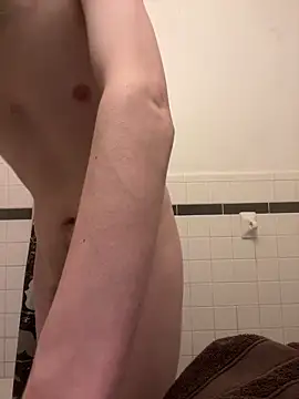 tallnerdyguy online show from February 7, 2025, 2:40 am