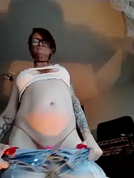 Snapshot of ivylee31 chatting on March 18, 2025, 12:05 am ivylee31 online show from March 18, 2025, 12:05 am