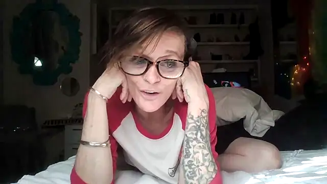 ivylee31 online show from November 17, 2025, 7:52 pm