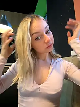 Snapshot of melissa_grr chatting on October 31, 2025, 1:23 pm melissa grr online show from October 31, 2025, 1:23 pm