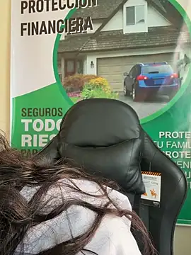 Snapshot of Alysson-- chatting on February 5, 2026, 1:27 pm Alysson-- online show from February 5, 2026, 1:27 pm